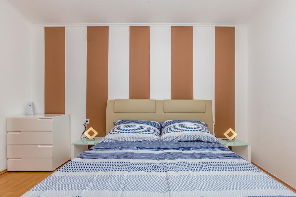 Apartments Jenny Pinezići Extérieur photo