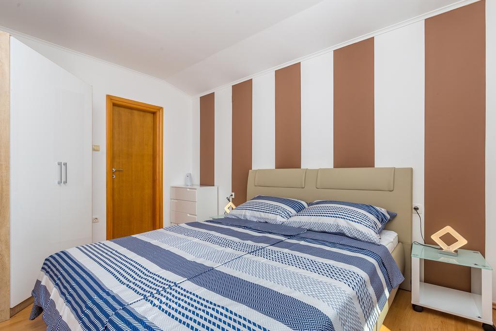 Apartments Jenny Pinezići Extérieur photo
