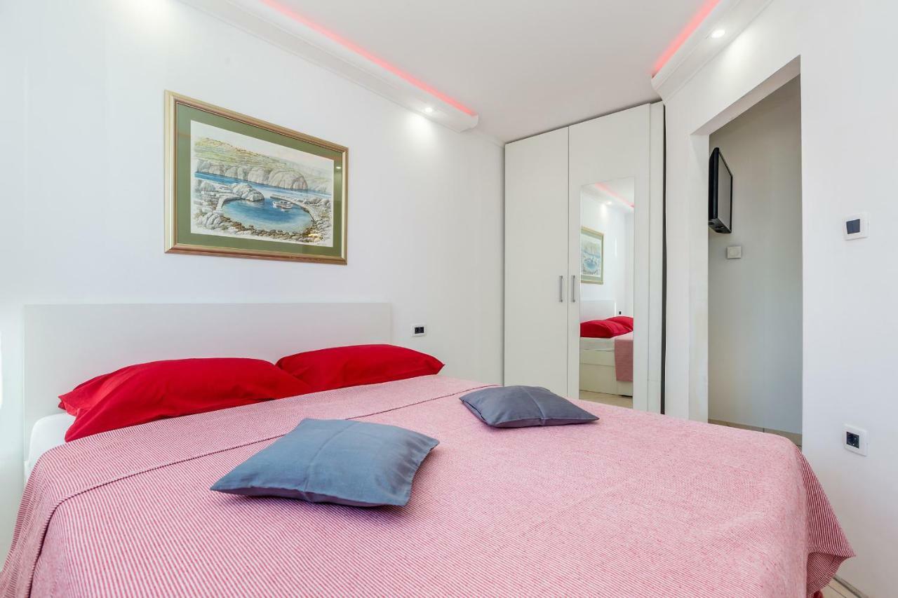 Apartments Jenny Pinezići Extérieur photo